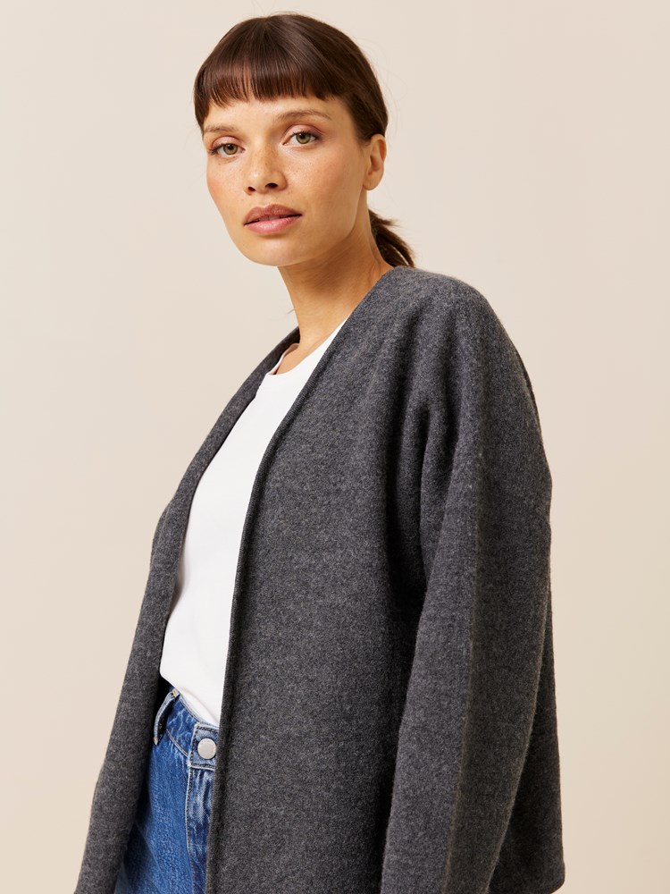 Penny ullcardigan 7509859_I7C-JEANPAUL-W24-Front_5989_Penny ullcardigan I7C_Penny ullcardigan I7C 7509859.jpg_Front||Front