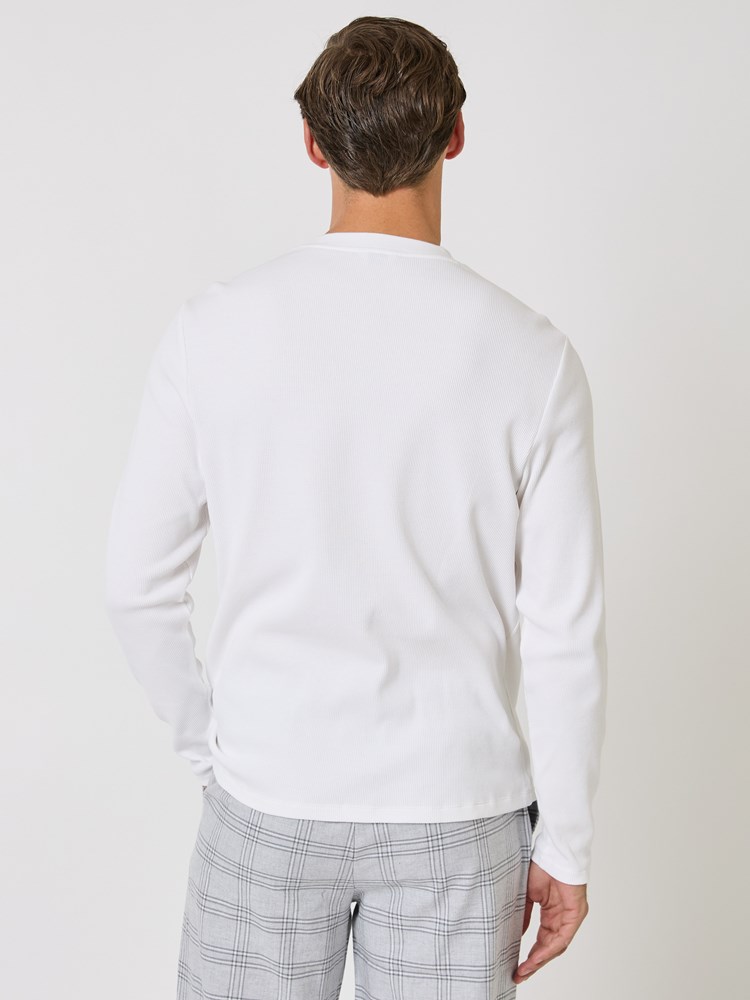 Ves grandad 7509949_O68-VESB-W24-Modell-Back_chn=vic_973_Ves grandad O68_Ves grandad O68 7509949.jpg_Back||Back