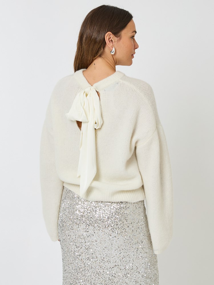 Bowie genser 7509985_O79-DONNA-W24-Modell-Back_chn=vic_5765_Bowie genser O79 7509985.jpg_Back||Back