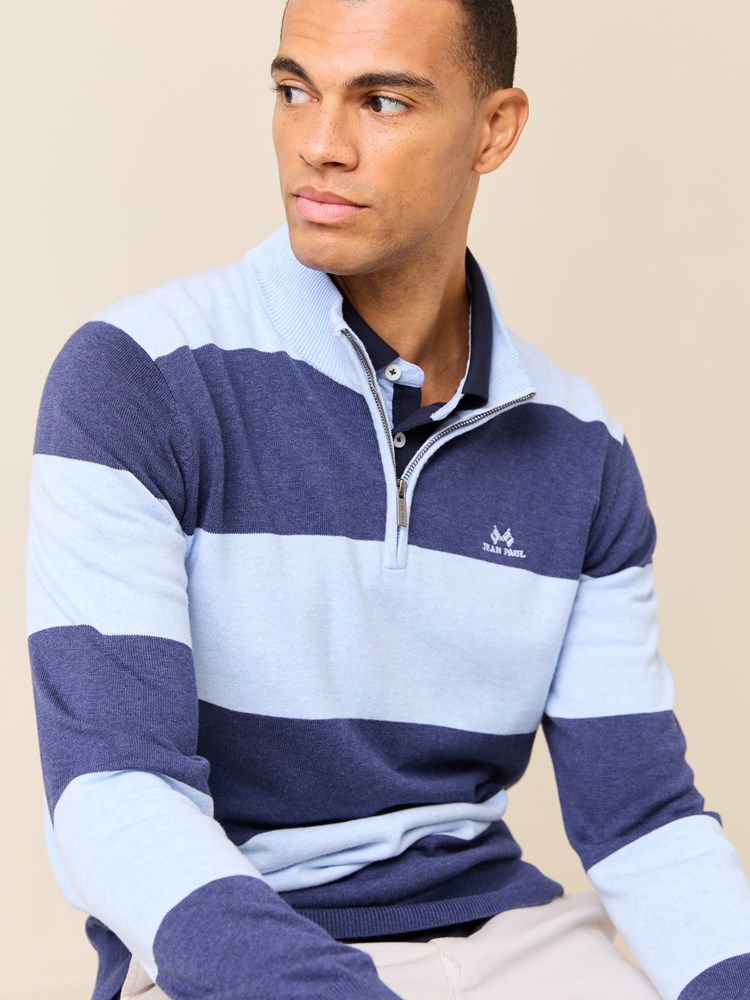 Gerard stripet zipneck 7509999_EGS-JEANPAUL-S25-Modell-Front_3217_Gerard stripet zipneck EGS_Gerard stripet zipneck EGS 7509999.jpg_Front||Front