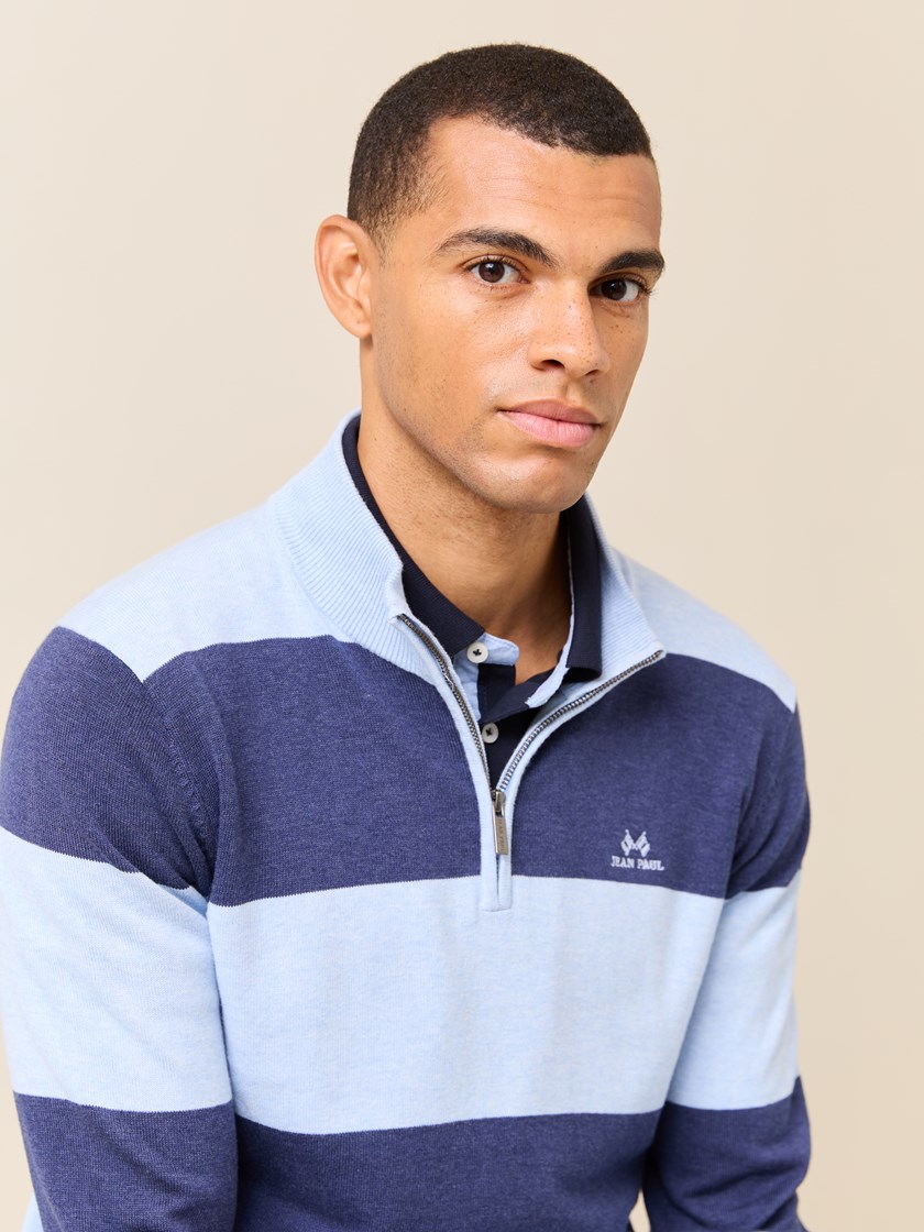 7509999 EGS 7509999_EGS-JEANPAUL-S25-Modell-Front_5898_Gerard stripet zipneck EGS.jpg_Front||Front