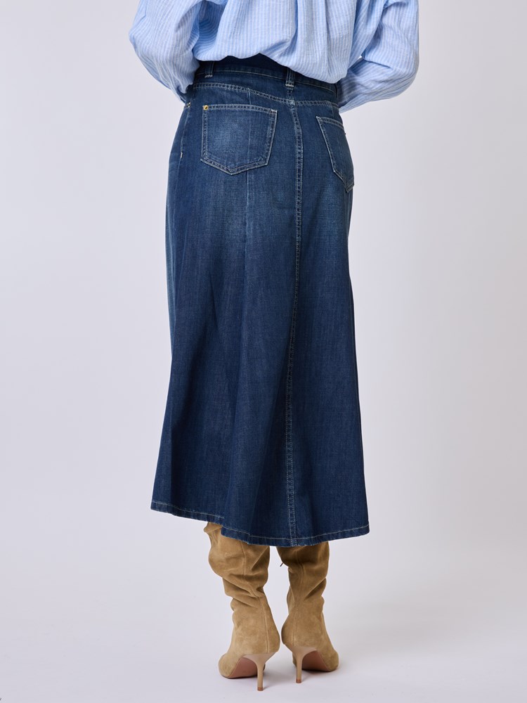 Alice denimskjørt 7510022_DAA-BLU-S25-Modell-Back_chn=vic_6143_Alice denimskjørt DAA_Alice denimskjørt DAA 7510022.jpg_Back
