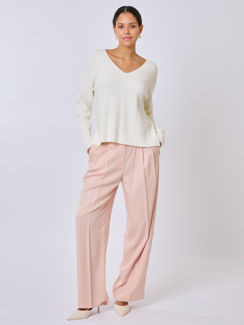 7510083 O79 7510083_O79-BLU-S25-Modell-Front_chn=vic_3362_Molly v- hals genser O79.jpg_Front