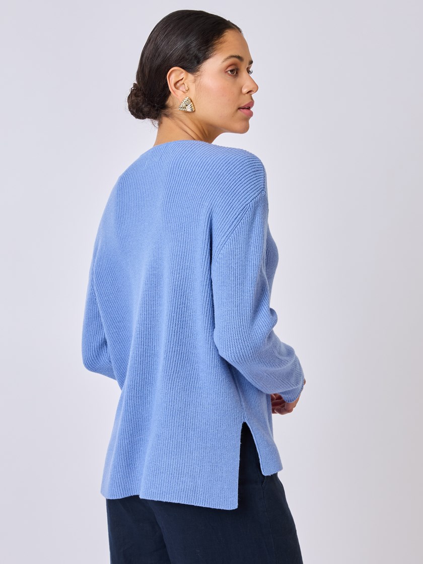 7510083 S49 7510083_S49-BLU-S25-Modell-Back_chn=vic_2958_Molly v- hals genser S49.jpg_Back