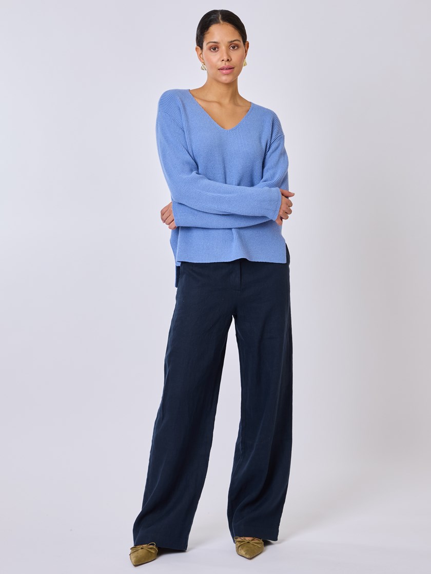 7510083 S49 7510083_S49-BLU-S25-Modell-Front_chn=vic_284_Molly v- hals genser S49.jpg_Front