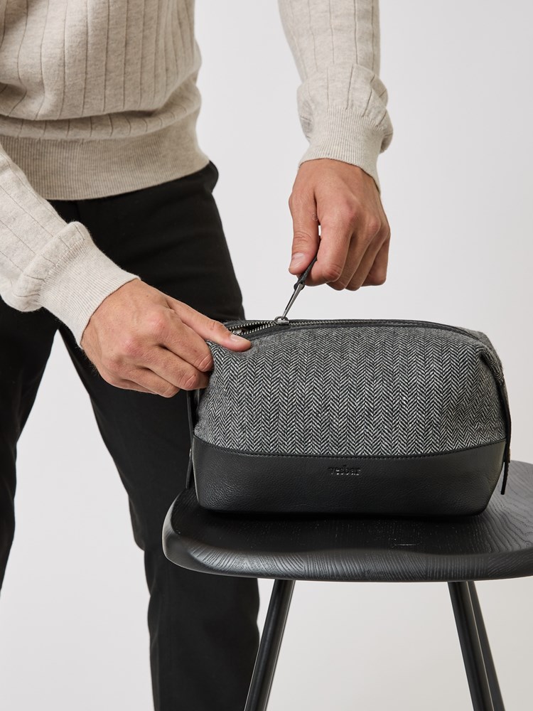 Ves toalettmappe 7510106_ID2-VESB-W24-details_chn=vic_3018_Ves toalettmappe ID2_Ves toalettmappe ID2 7510106.jpg_