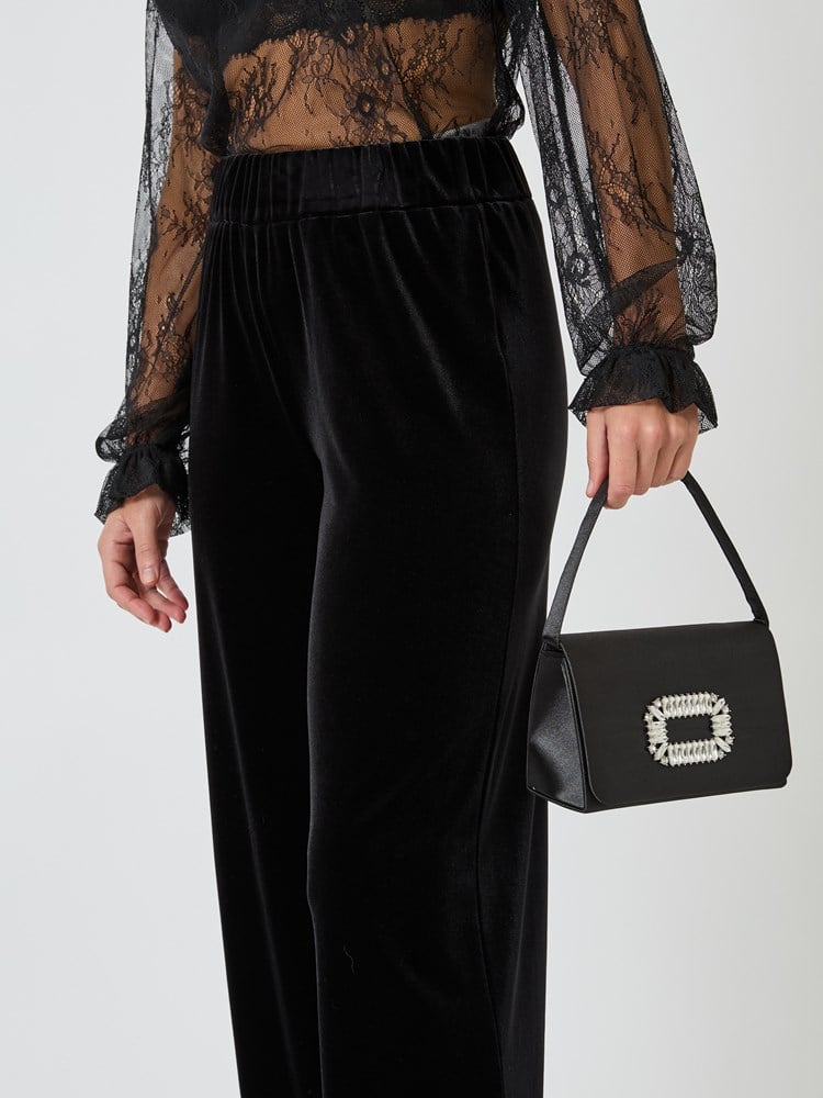 Bijou veske 7510161_CAB-MELL-W24-Modell-Front_chn=vic_1379_Bijou veske CAB_Bijou veske CAB 7510161.jpg_Front||Front