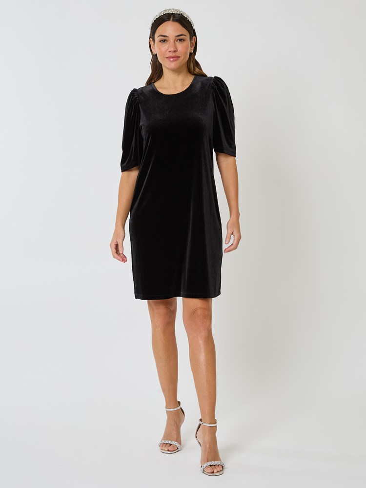 Juliet kjole 7510194_CAB-MELL-W24-Modell-Front_chn=vic_329_Juliet kjole CAB_Juliet kjole CAB 7510194.jpg_Front||Front
