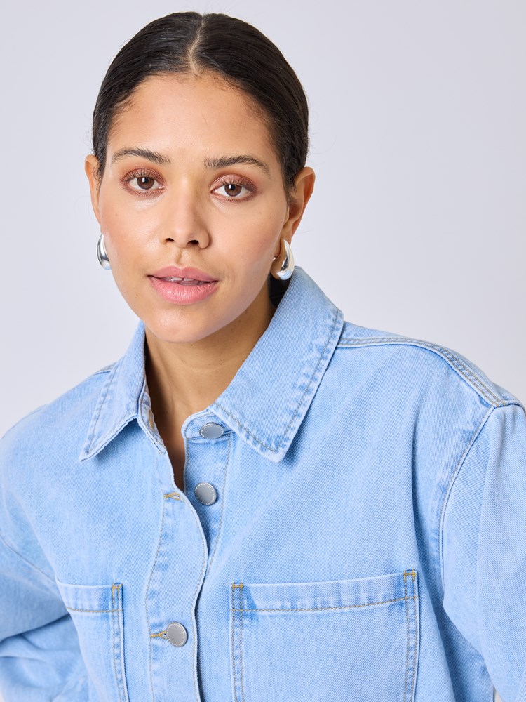 Estelle denimskjorte 7510208_DAC-DONNA-S25-Front_1653_Estelle denimskjorte DAC_Estelle denimskjorte DAC 7510208.jpg_Front||Front