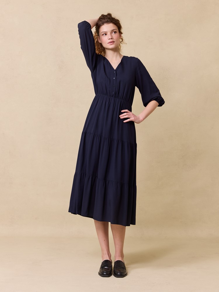 Agneta kjole 7510223_EM6_Jean Paul_Agneta Kjole_S25 (4)_Agneta kjole EM6_Agneta kjole EM6 7510223.jpg_