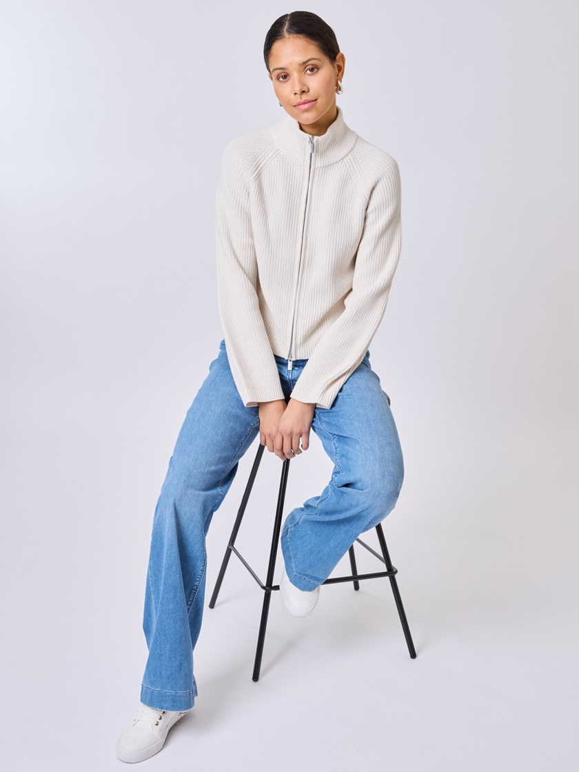 7510249 O79 7510249_O79-DONNA-S25-Front_3575_Camden cardigan.jpg_Front||Front