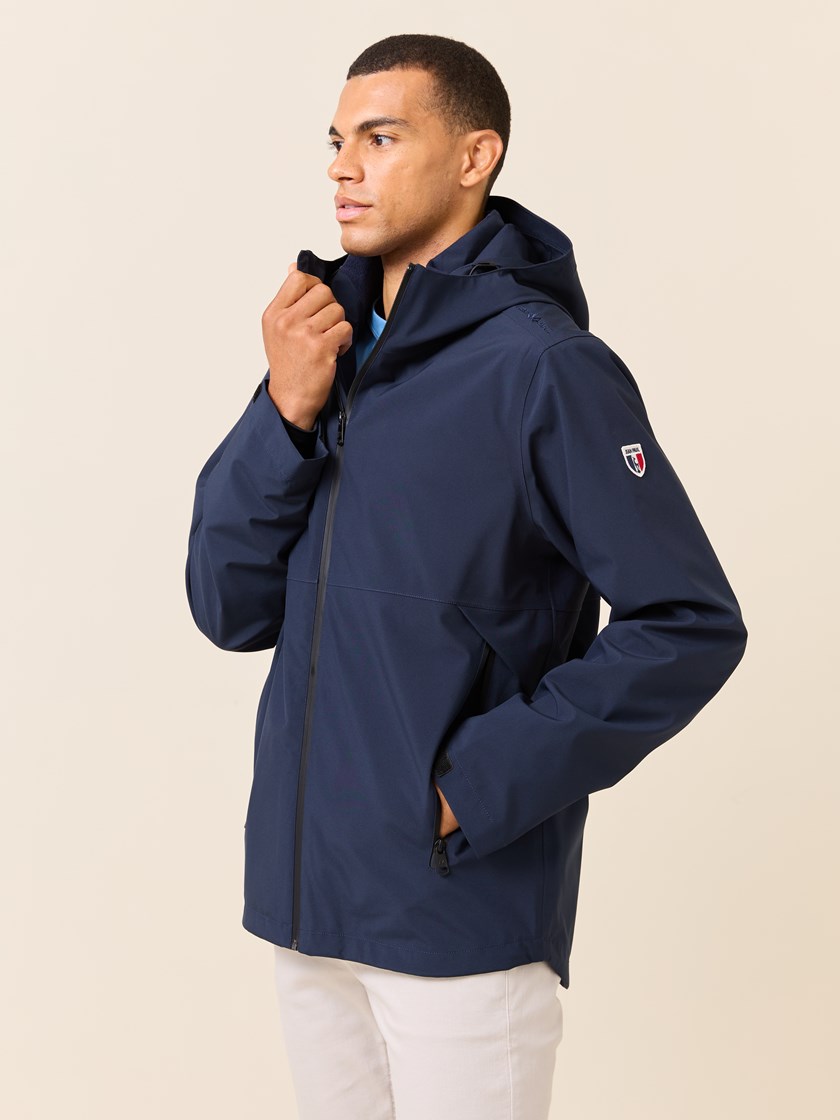7510263 EM6 7510263_EM6-JEANPAUL-S25-Modell-Front_3485_Ruben jakke EM6.jpg_Front