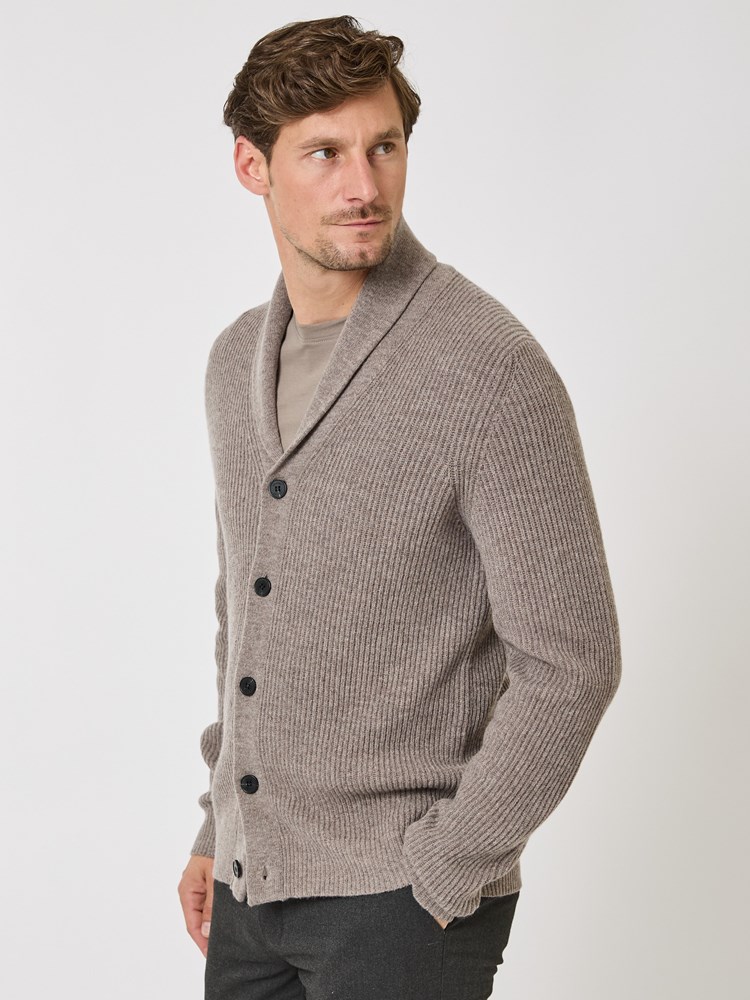 Spectre cardigan 7510304_ICM-VESB-W24-Modell-Front_chn=vic_3477_Spectre cardigan ICM_Spectre cardigan ICM 7510304.jpg_Front||Front