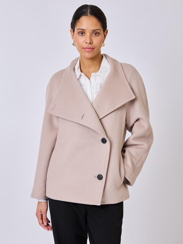 Aggie jakke 7510332_I2N-BLU-S25-Modell-Front_chn=vic_1176_Aggie jakke I2N_Aggie jakke I2N 7510332.jpg_Front