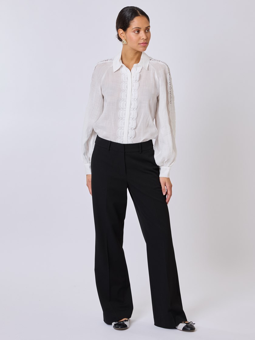 7510334 ID2 7510334_ID2-BLU-S25-Modell-Front_chn=vic_4056_Tessa bukse ID2.jpg_Front||Front
