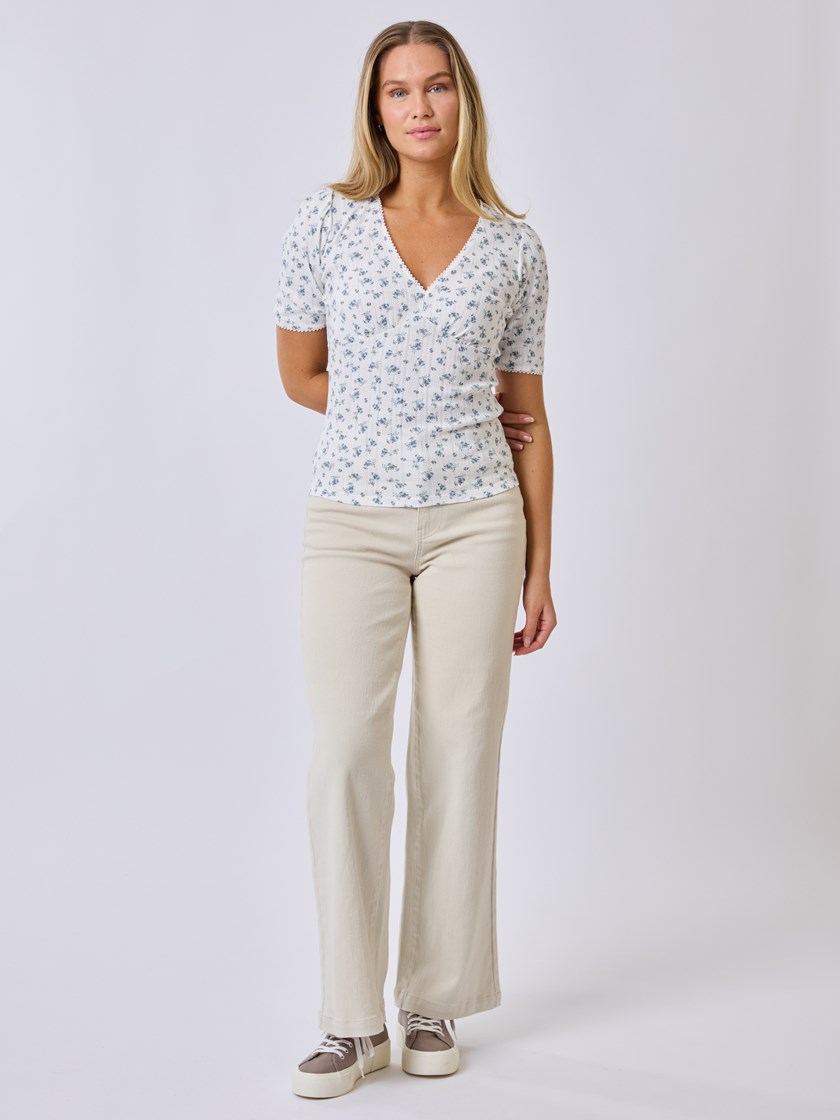 7510372 E8O 7510372_E8O-MELL-S25-Modell-Front_chn=vic_9647_Bijoux topp E8O.jpg_Front