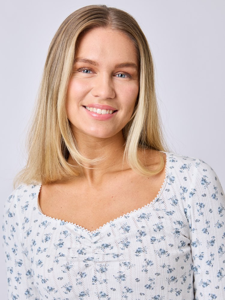 Babette topp 7510373_E8O-MELL-S25-details_chn=vic_1318_Babette topp E8O_Babette topp E8O 7510373.jpg_