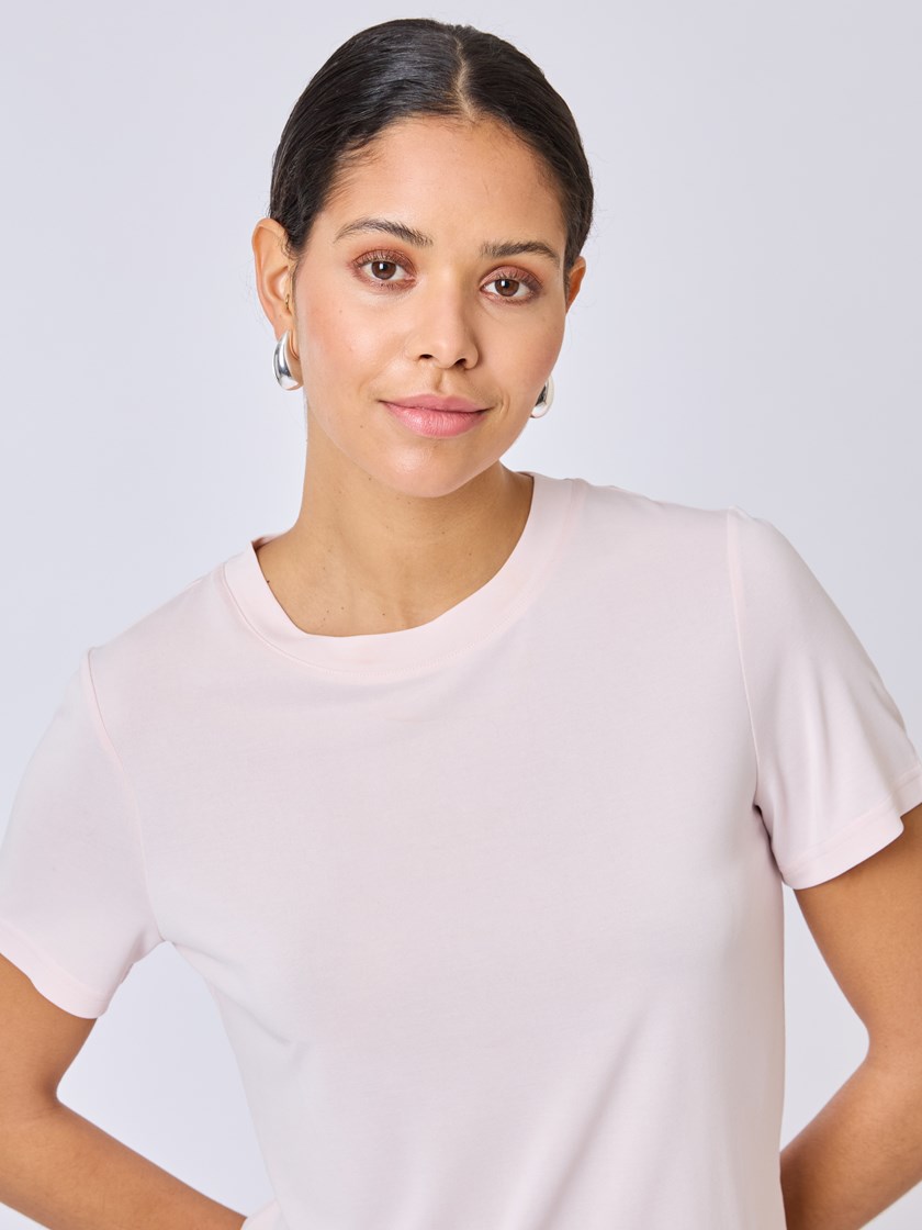 7510427 MGR 7510427_MGR-DONNA-S25-Front_1788_Lisa t-skjorte.jpg_Front||Front