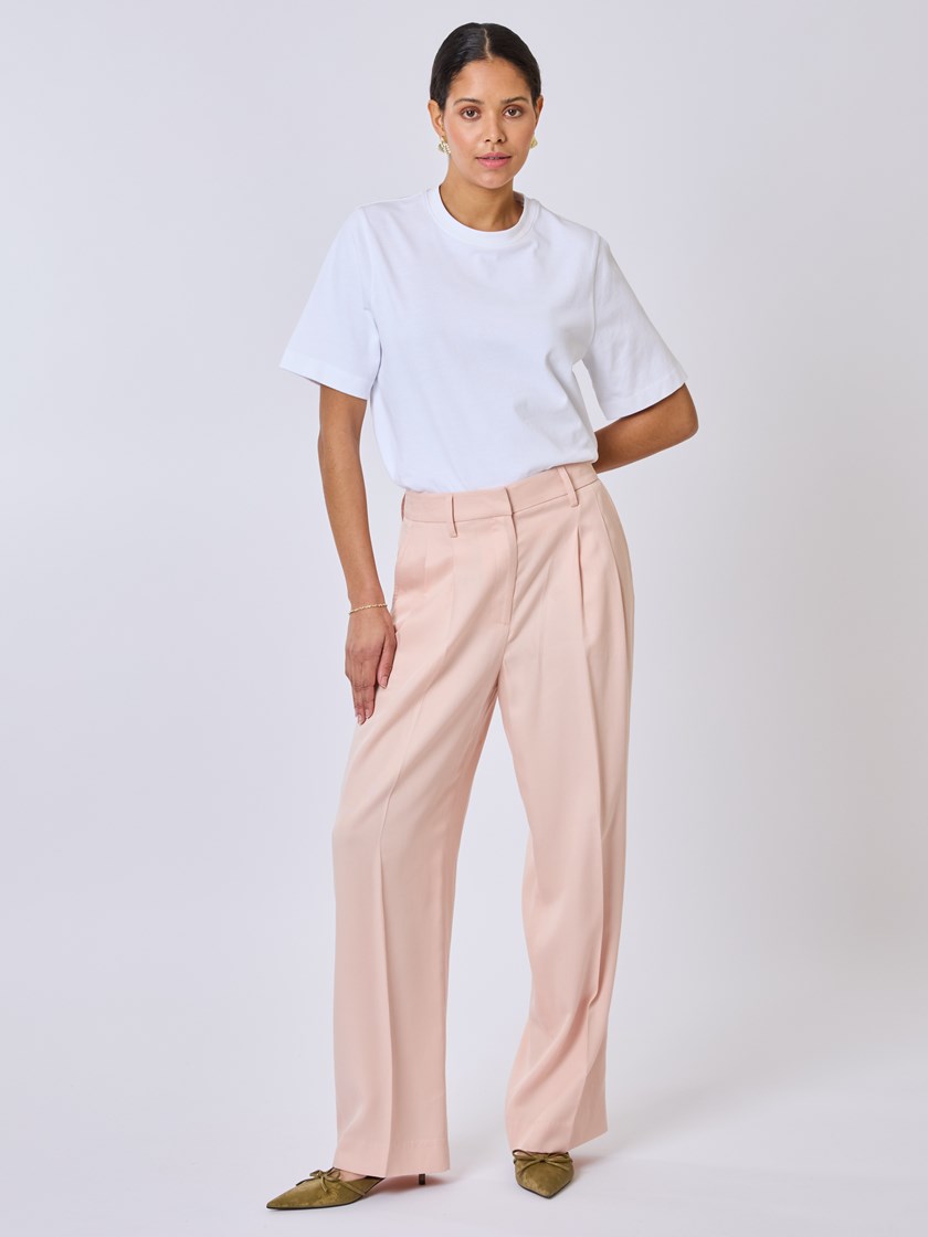 7510619 S54 7510619_S54-BLU-S25-Modell-Front_chn=vic_1406_Sara bukse S54_Sara bukse S54 7510619.jpg_Front