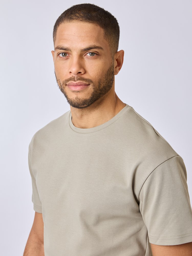 Tomas t-skjorte 7510685_ADO-MRCAPUCHIN-S25-Modell-Back_chn=vic_2947_Tomas t-skjorte ADO_Tomas t-skjorte ADO 7510685.jpg_Back||Back