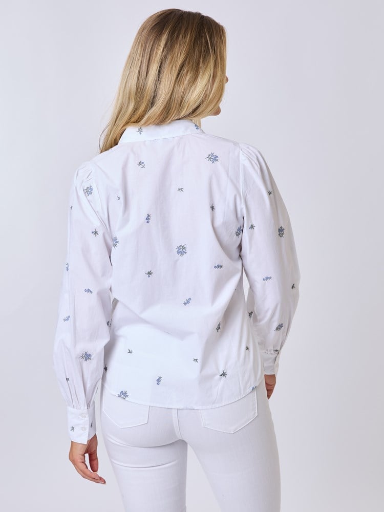 Erin brodert skjorte 7510723_O68-MELL-S25-Modell-Back_chn=vic_5960_Erin brodert skjorte O68_Erin brodert skjorte O68 7510723.jpg_Back