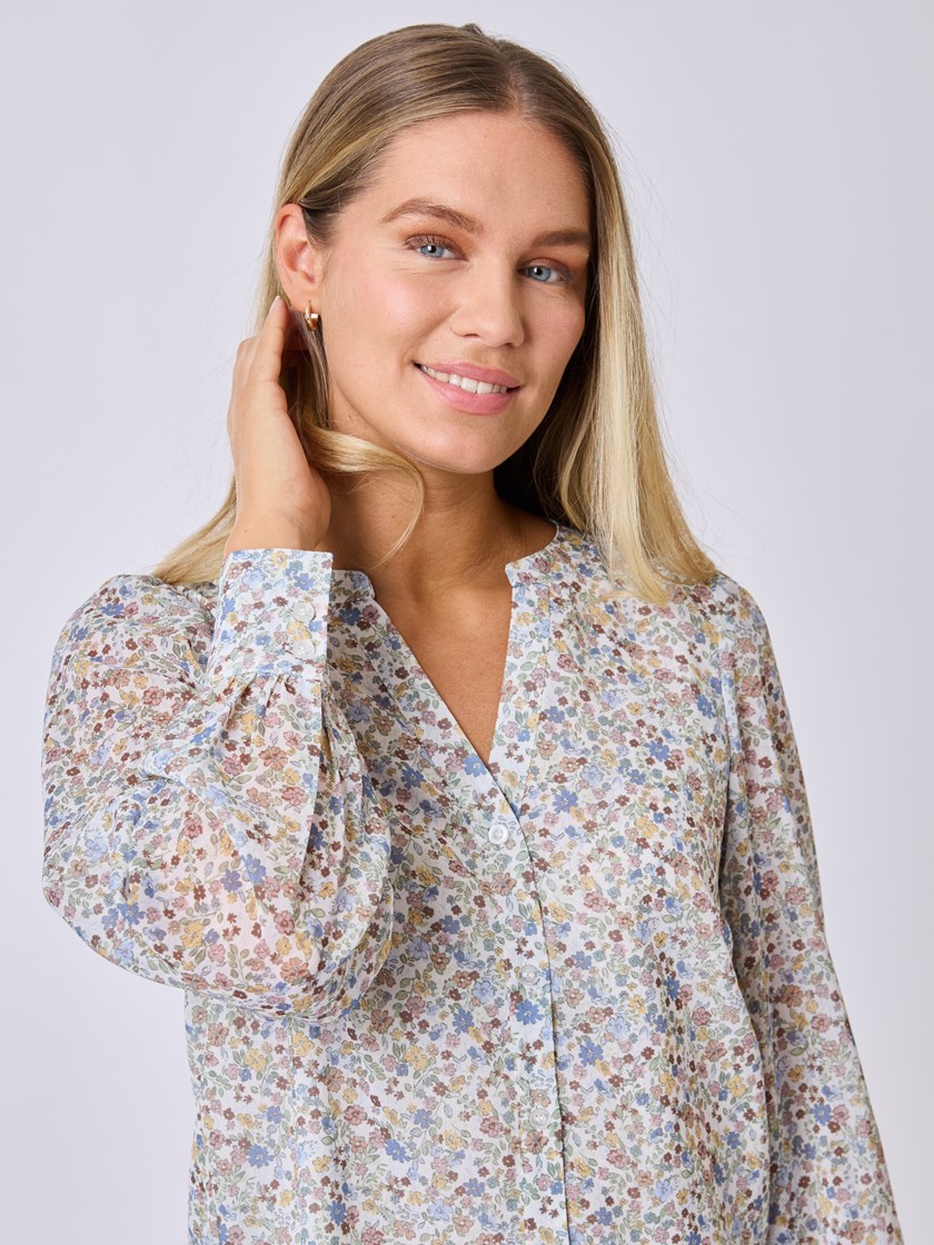 7510992 Q0K 7510992_Q0K-MELL-S25-details_chn=vic_5221_Emmy bluse Q0K.jpg_