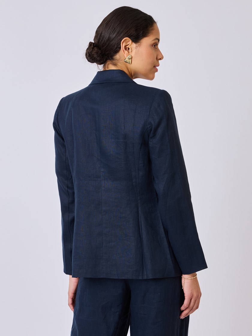 7510998 EM6 7510998_EM6-BLU-S25-Modell-Back_chn=vic_203_Lina linblazer EM6.jpg_Back