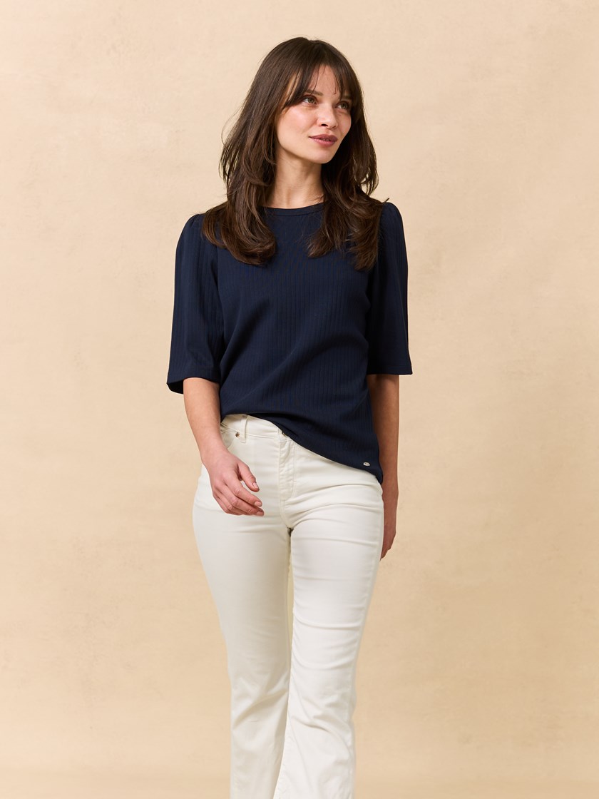 7511121 EM6 7511121_EM6-JEANPAUL-H25-Front_2494_Amy topp EM6.jpg_Front||Front