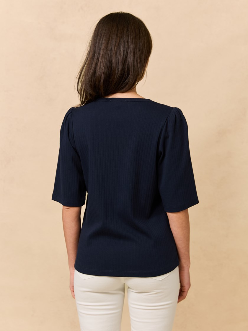 7511121 EM6 7511121_EM6-JEANPAUL-H25-Front_3784_Amy topp EM6.jpg_Front||Front