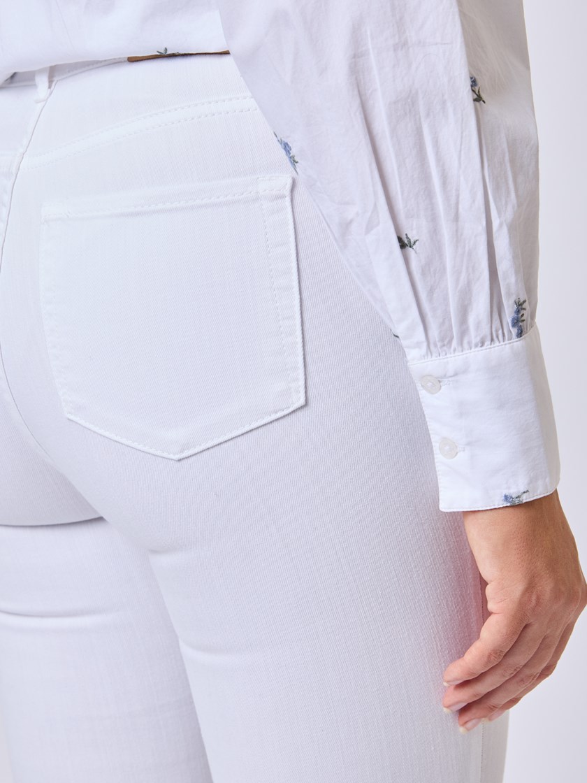 7511178 O68 7511178_O68-MELL-S25-details_chn=vic_7085_Foxglove flare twill bukse O68.jpg_