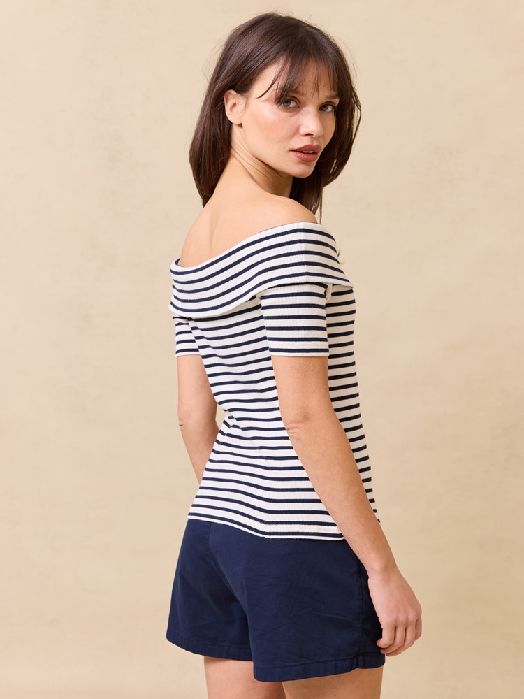 Lena stripete topp 7511206_EM6-JEANPAUL-H25-Modell-Front (1)_Lena stripete topp EM6_Lena stripete topp EM6 7511206.jpg_