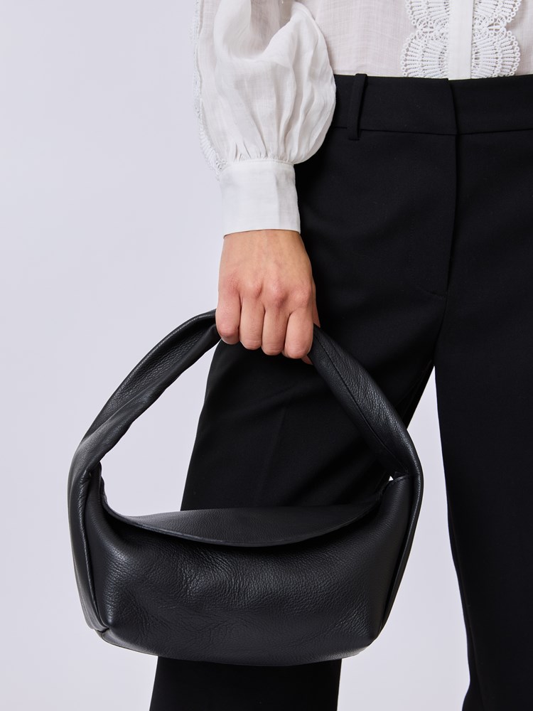 Bea veske 7511207_ID2-BLU-S25-Modell-Front_chn=vic_1361_Bea veske ID2.jpg_Front