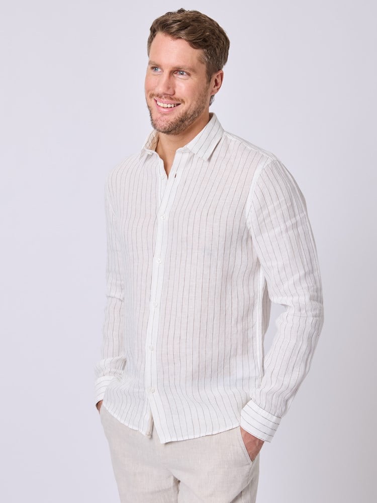 Conrad linskjorte 7511336_O79-VESB-H25-Modell-Front_chn=vic_8566_Conrad linskjorte O79.jpg_Front||Front