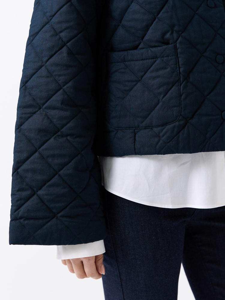 Heidi jakke 7511475_EM6_Jean Paul_Heidi Jakke_A25_Pre Fall (5)_Heidi jakke EM6_Heidi jakke EM6 7511475.jpg_