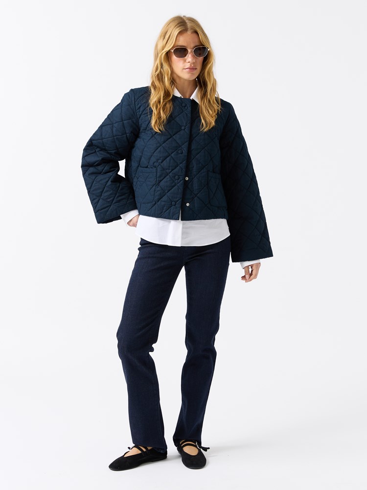 Heidi jakke 7511475_EM6_Jean Paul_Heidi Jakke_A25_Pre Fall (7)_Heidi jakke EM6_Heidi jakke EM6 7511475.jpg_