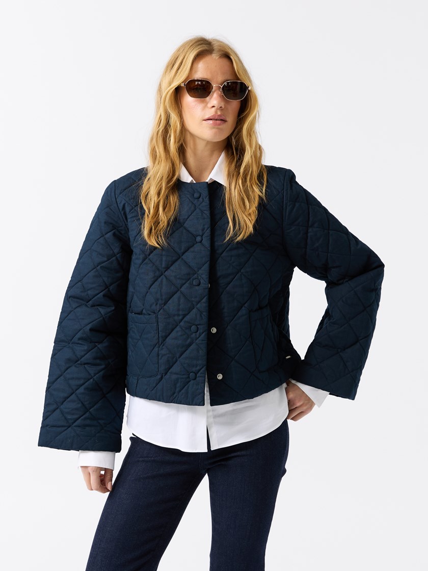 7511475 EM6 7511475_EM6_Jean Paul_Heidi Jakke_A25_Pre Fall (8).jpg_