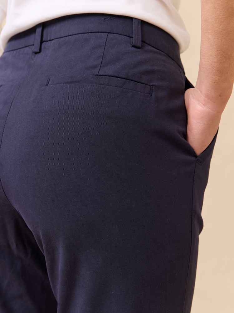 Caroline chino 7511482_EM6_Jean Paul_Caroline Chinos_S25 (3)_Caroline chino EM6.jpg_