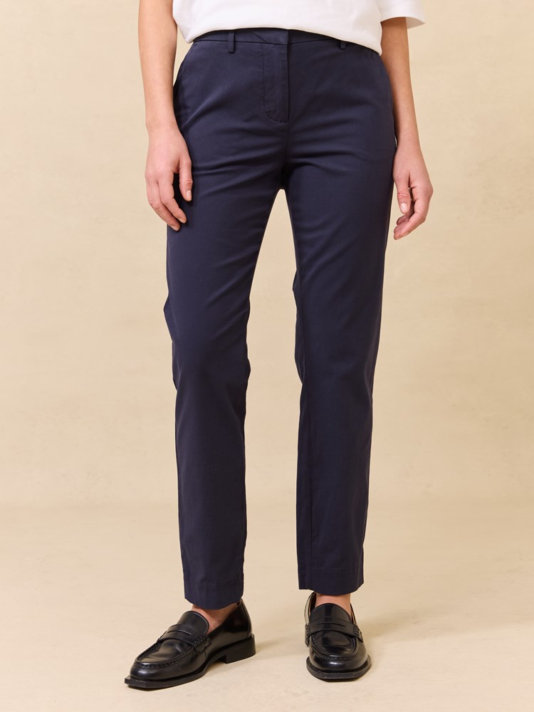 Caroline chino 7511482_EM6_Jean Paul_Caroline Chinos_S25 (4)_Caroline chino EM6.jpg_