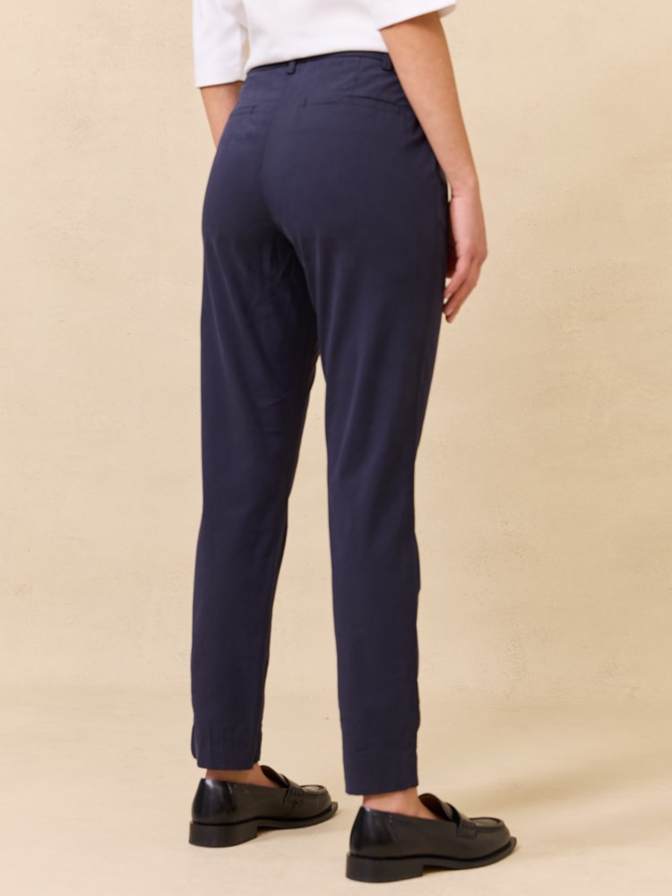 Caroline chino 7511482_EM6_Jean Paul_Caroline Chinos_S25 (6)_Caroline chino EM6.jpg_