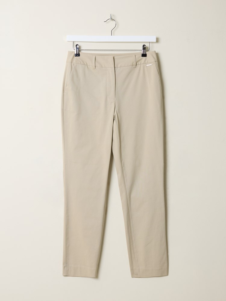 Caroline chino 7511482_I4Y-JEANPAUL-S25-Front_4559_Caroline chino 7511482_Caroline chino I4Y.jpg_Front||Front