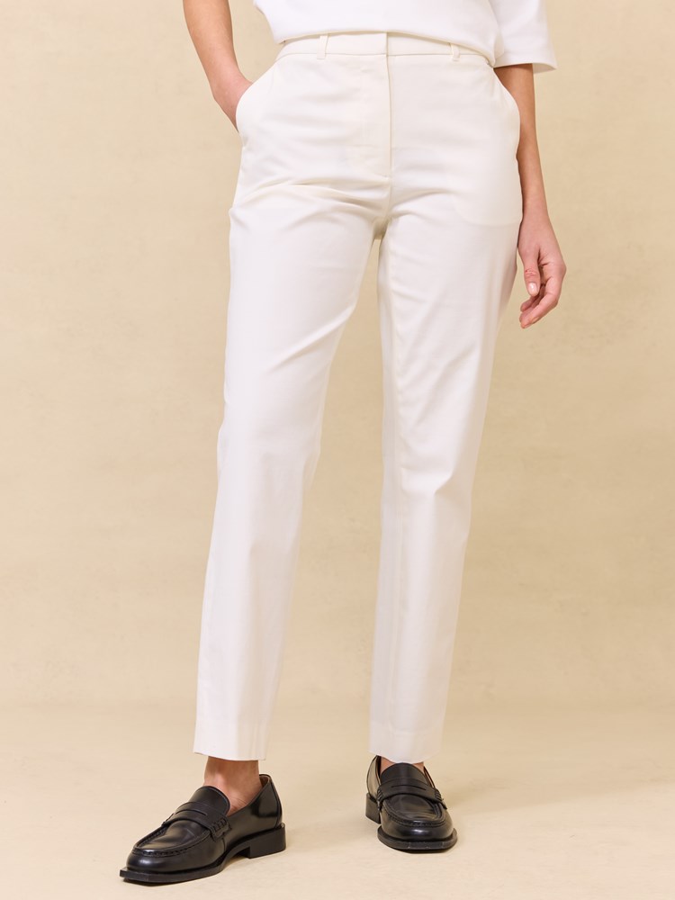 Caroline chino 7511482_O79_Jean Paul_Caroline Chinos_S25 (5)_Caroline chino O79.jpg_