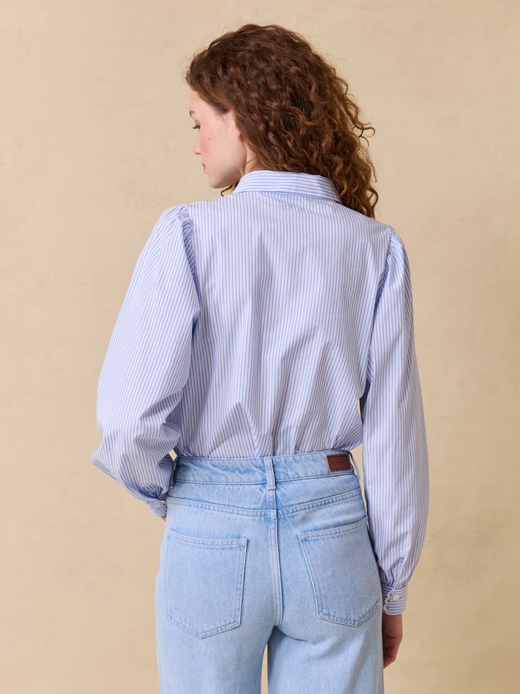 Johanna stripet skjorte 7511483_EN3_Jean Paul_Johanna Stripet Bluse_S25 (3)_Johanna stripet skjorte EN3_Johanna stripet skjorte EN3 7511483.jpg_