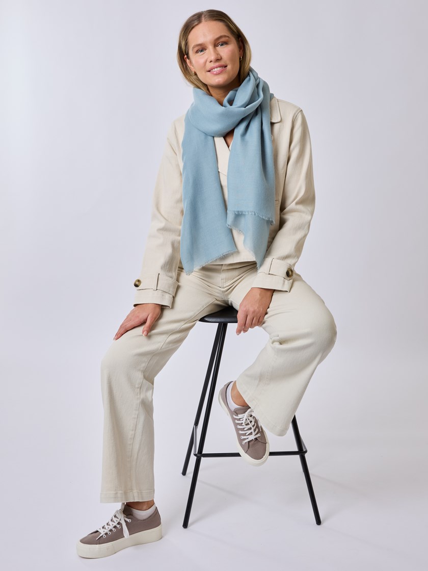 7511510 I5M 7511510_I5M-MELL-S25-Modell-Front_chn=vic_6767_Lexie skjerf I5M_Lexie skjerf I5M 7511510.jpg_Front