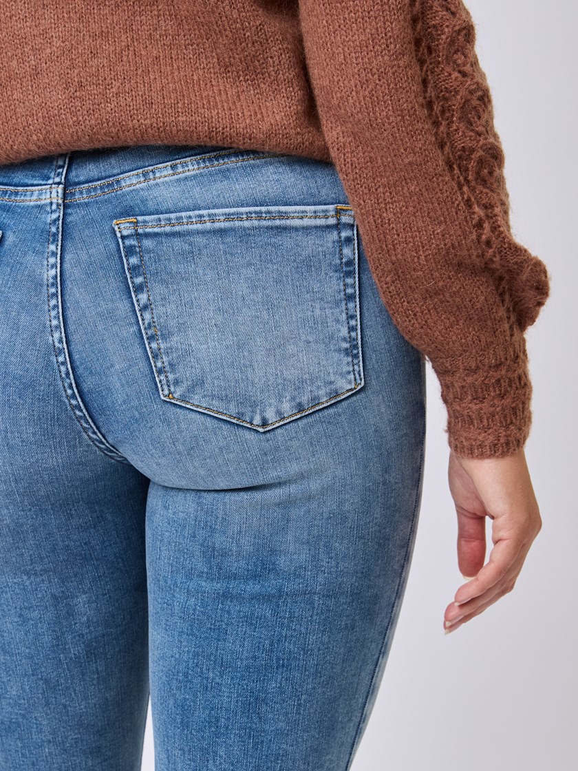 7511609 DAD 7511609_DAD-MELL-S25-details_chn=vic_22_Foxglove flare jeans DAD.jpg_