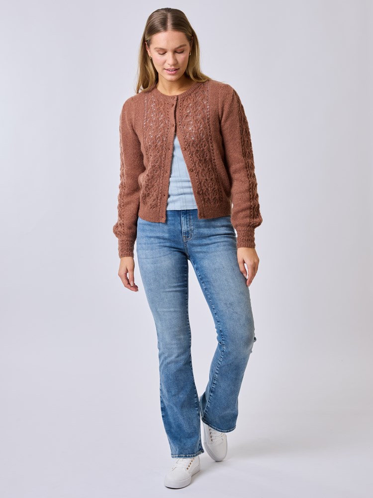 Foxglove flare jeans 7511609_DAD-MELL-S25-Modell-Front_chn=vic_9346_Foxglove flare jeans DAD_Foxglove flare jeans DAD 7511609.jpg_Front||Front