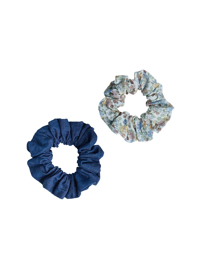 7511633 Q0K 7511633_Q0K-MELL-S25-Front_1619_Ditsy scrunchie Q0K.jpg_Front
