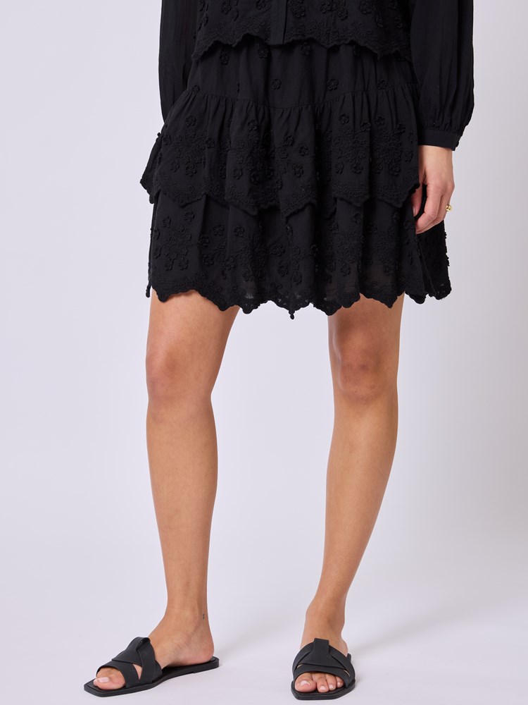 Monique skjørt 7511680_ID2-BLU-H25-Modell-Front_chn=vic_735_Monique skjørt ID2.jpg_Front||Front