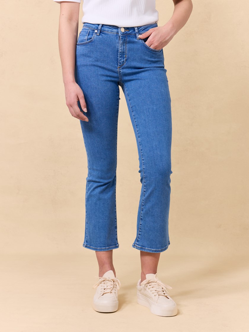7511780 DAC 7511780_DAC_Jean Paul_Sabine Cropped Flare Jeans_H25 (3).jpg_