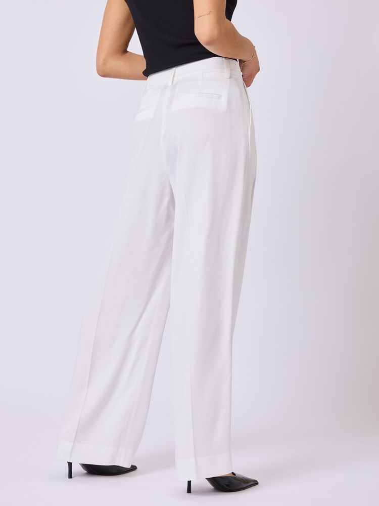 Sara bukse 7511825_O68-BLU-H25-Modell-Front_chn=vic_3252_Sara bukse O68_Sara bukse O68 7511825.jpg_Front||Front