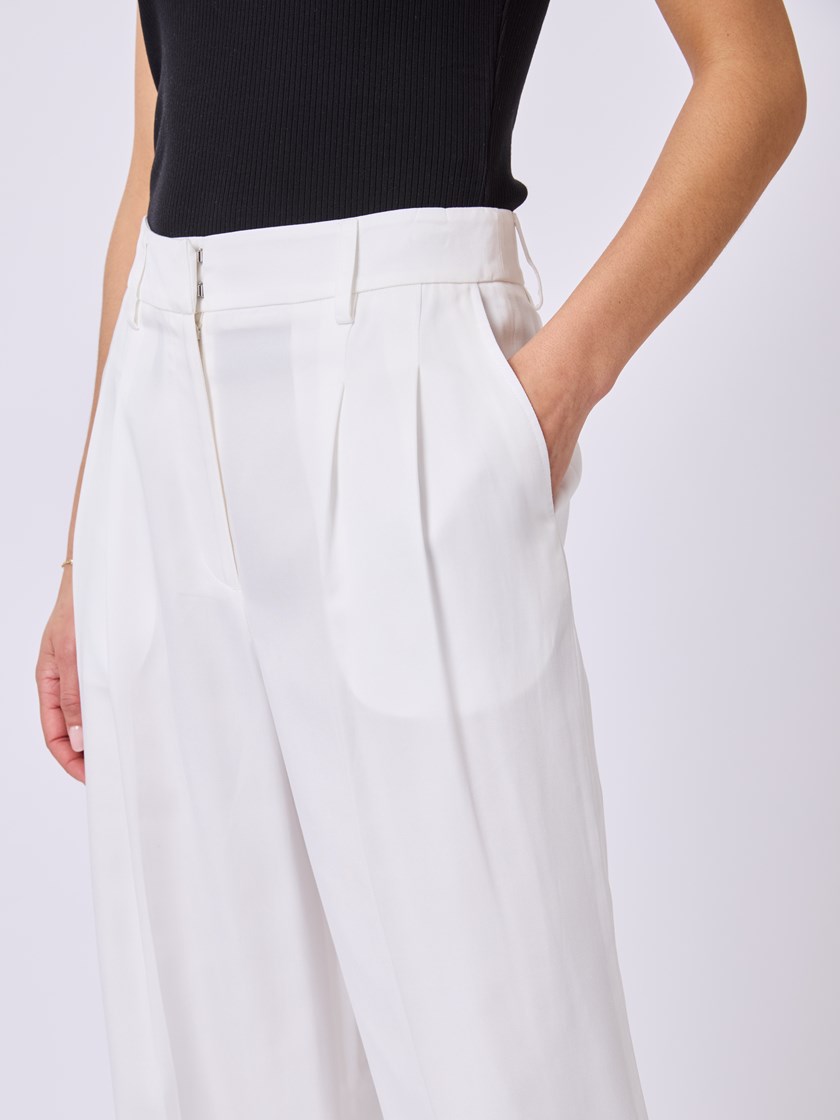 7511825 O68 7511825_O68-BLU-H25-Modell-Front_chn=vic_4113_Sara bukse O68.jpg_Front||Front